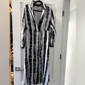 T Tahari size 6 (M) button down plaid shirt Dress